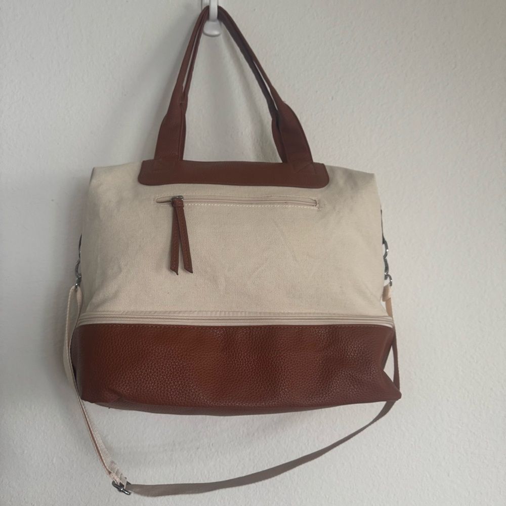 Graf Lantz Faux Leather & Canvas Weekender Summer Tote - Picture 4 of 15